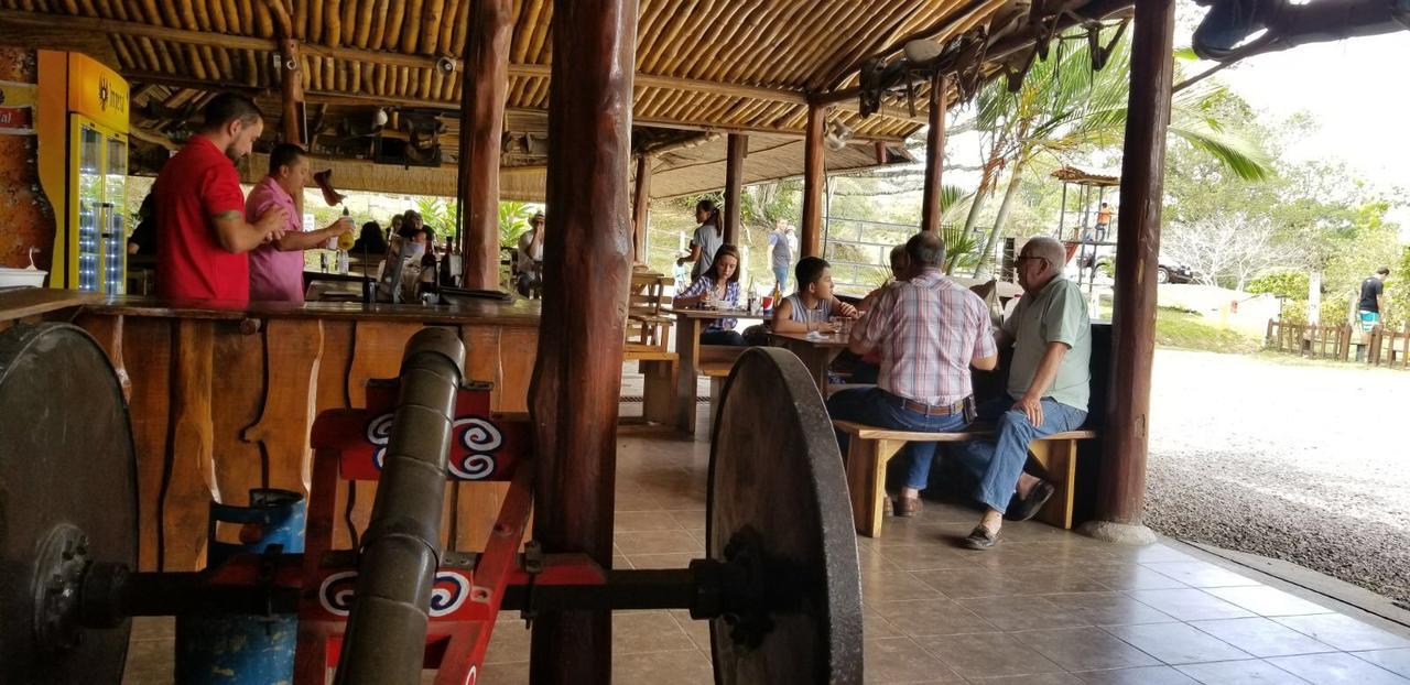 Hotel Hacienda El Rodeo Vueltas Kültér fotó